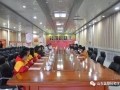 山東藍(lán)翔技師學(xué)院：湘西州人社局領(lǐng)導(dǎo)看望對口扶貧學(xué)生